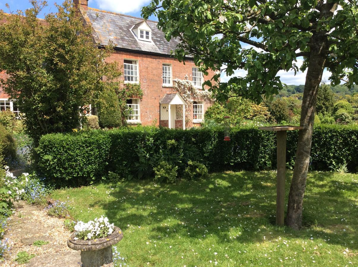 Moors Farmhouse Bed & Breakfast East Knoyle Bagian luar foto